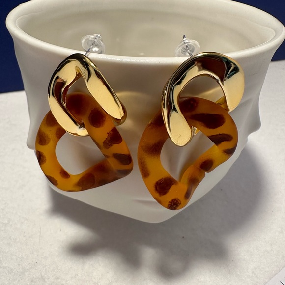 New Chain Drop Earrings - Picture 5 of 6